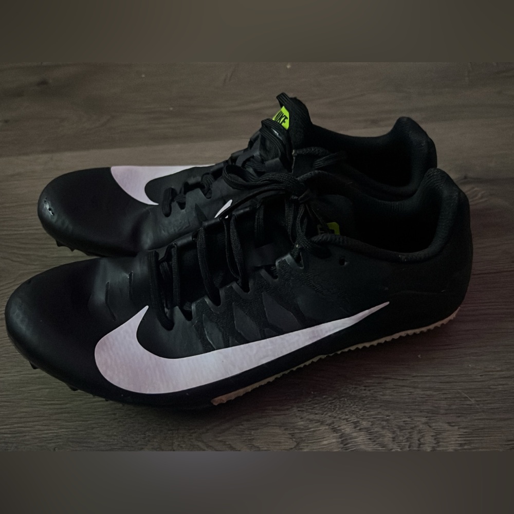 Track cleats - Picture 2 of 3